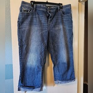 APT 9 Straight Leg Denim Capri Sz 22